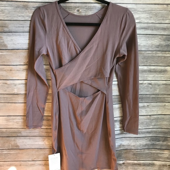 ➕ NWT lululemon contour dress Nulu antique bark - Picture 7 of 8